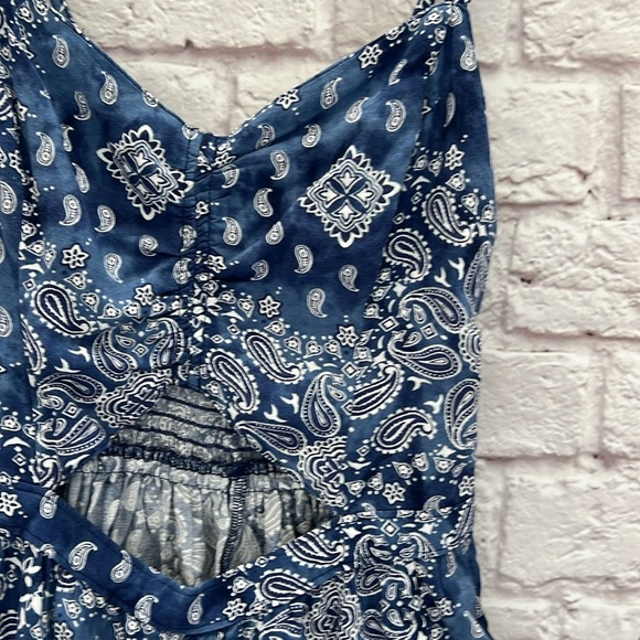 Hollister blue white bandana design shorts romper - Picture 3 of 9